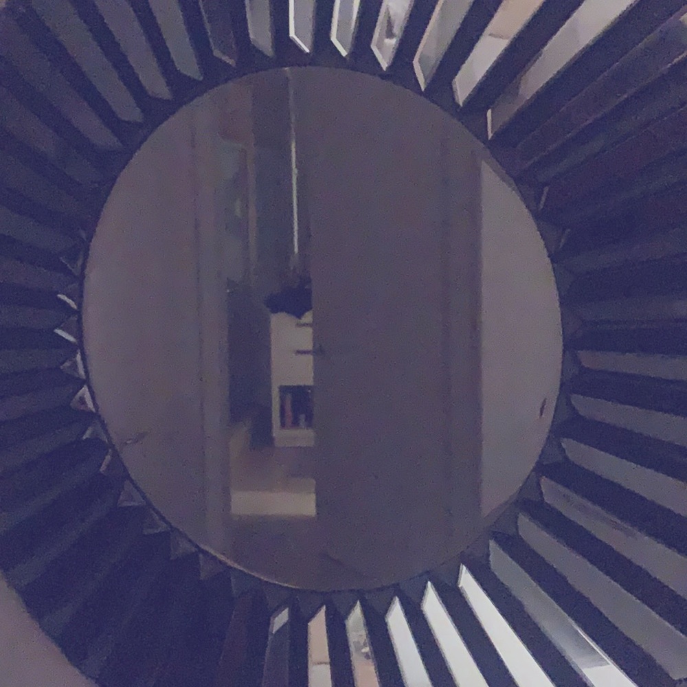 Contemporary  mirror arround cristales